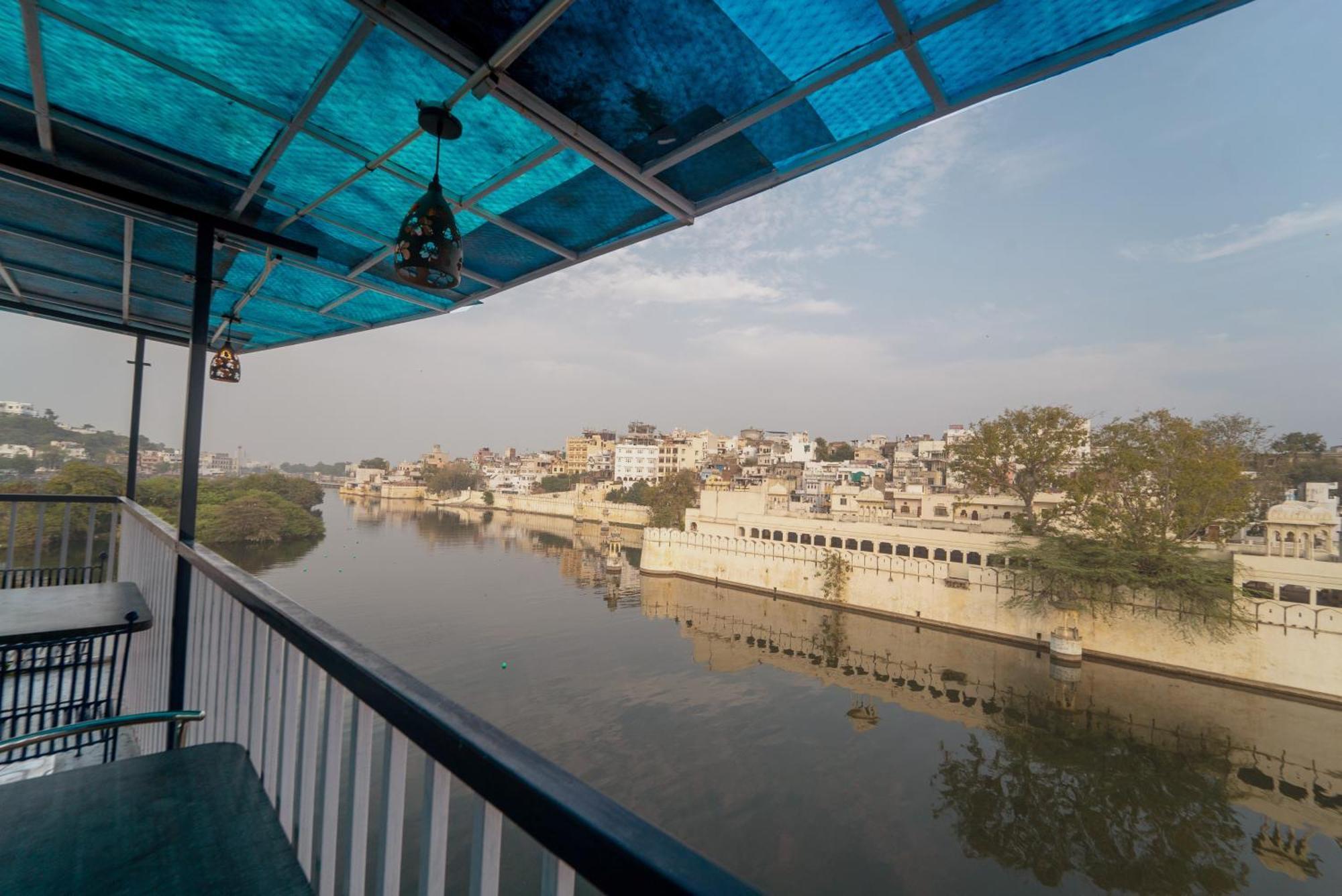 Venice View Hotel & Restaurant Udaipur Buitenkant foto