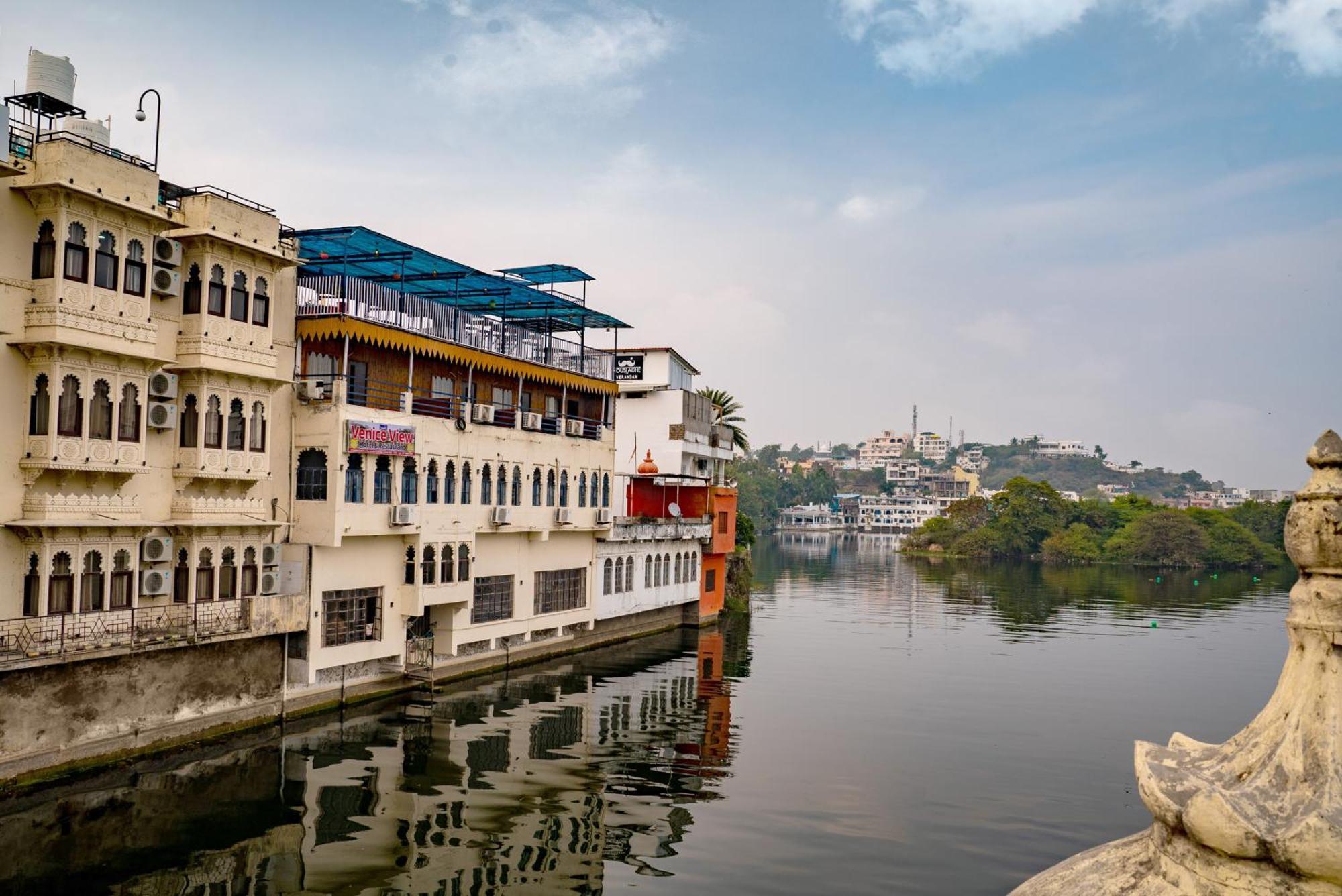 Venice View Hotel & Restaurant Udaipur Buitenkant foto